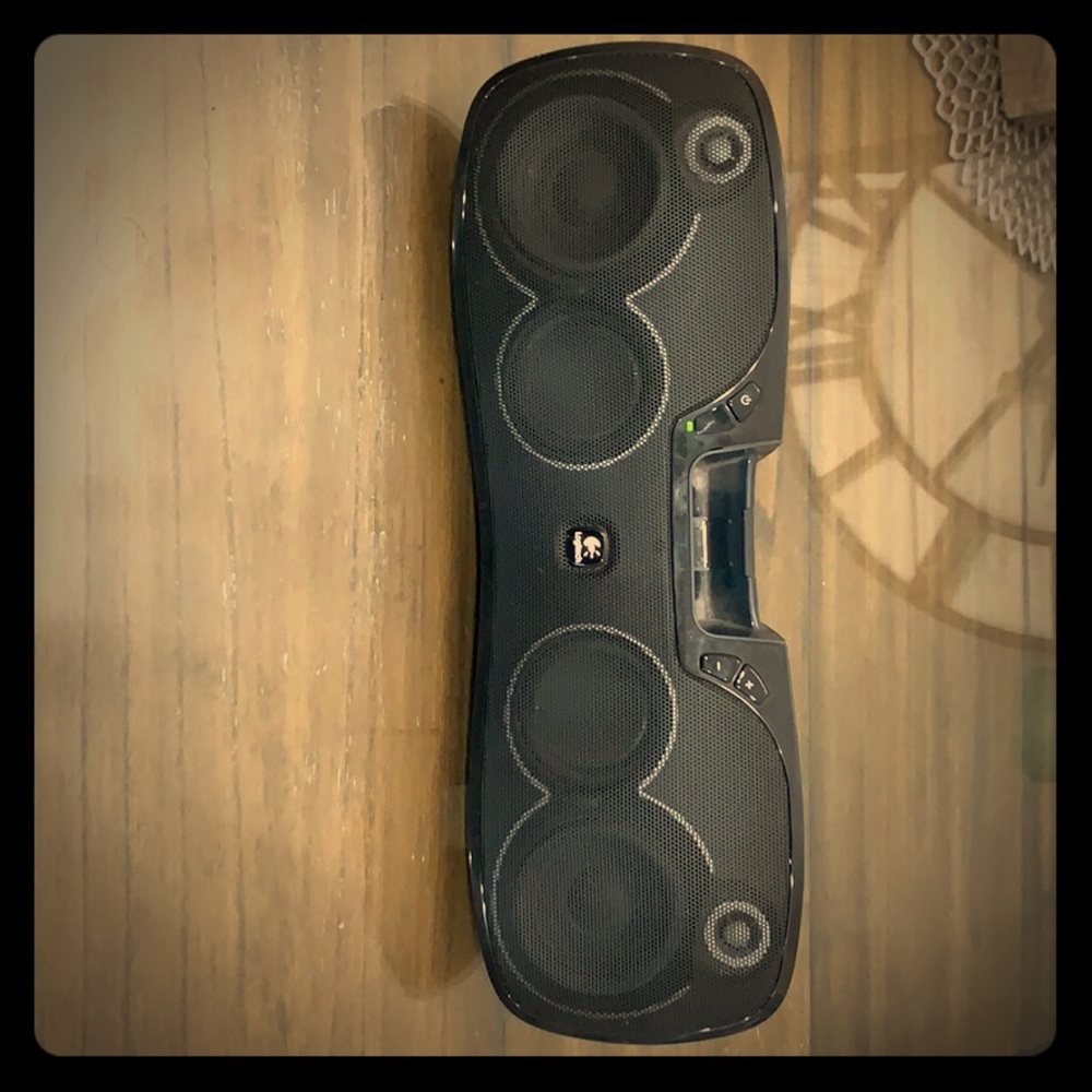 Logitech Rechargeable Speaker IPOD/ IPOD NANO